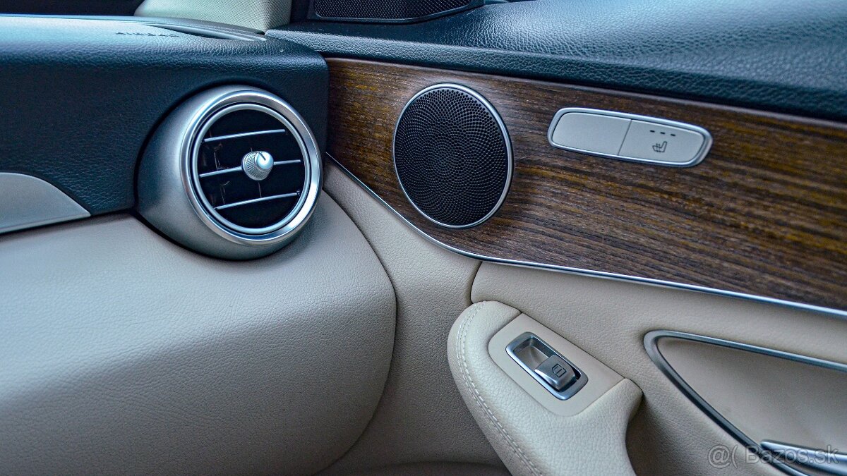 Mercedes-Benz C trieda Kombi 300 d A/T 4MATIC - 16