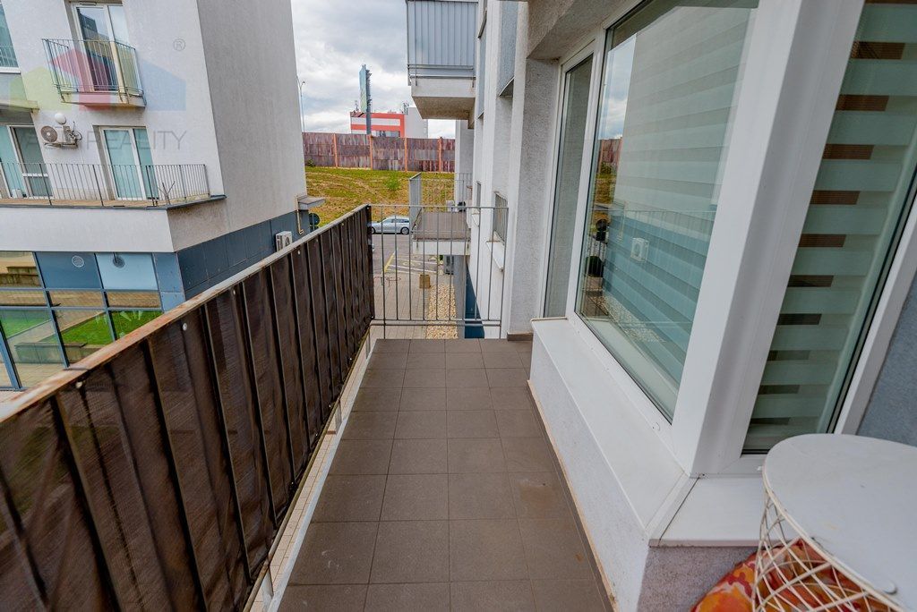 Na predaj luxusný 2-izbový byt s dvoma balkónmi, garážou a v - 16