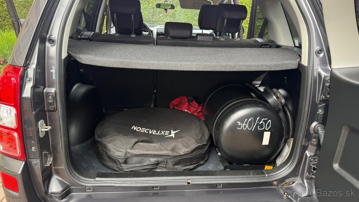 Suzuki Grand Vitara 2.4i, benzin + LPG - 16