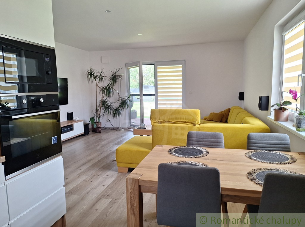 Novostavba bungalovu s veľkým pozemkom 909 m2 v obci Ivach - 16