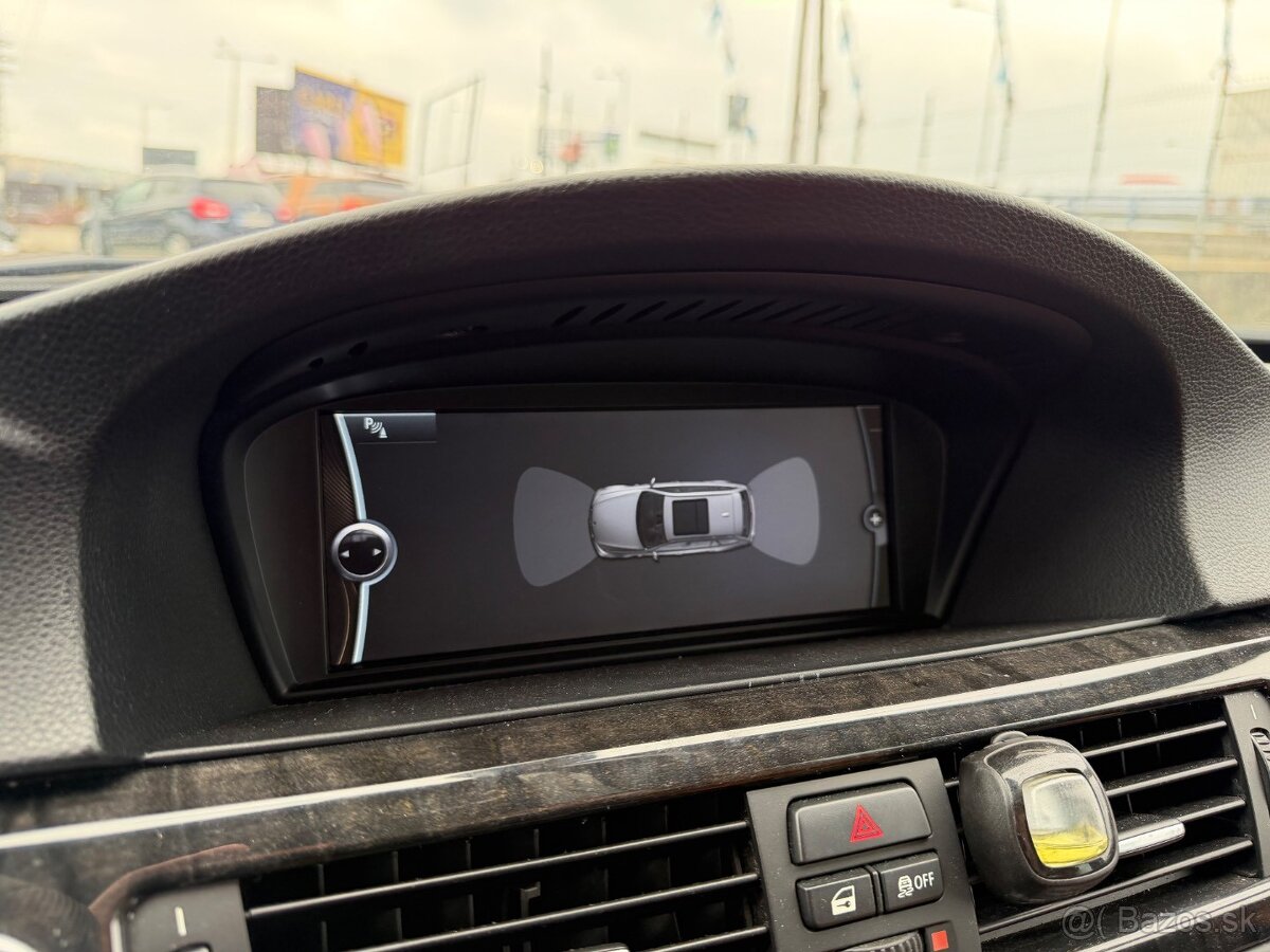 BMW Rad 3 Touring 335i xDrive A/T - 16