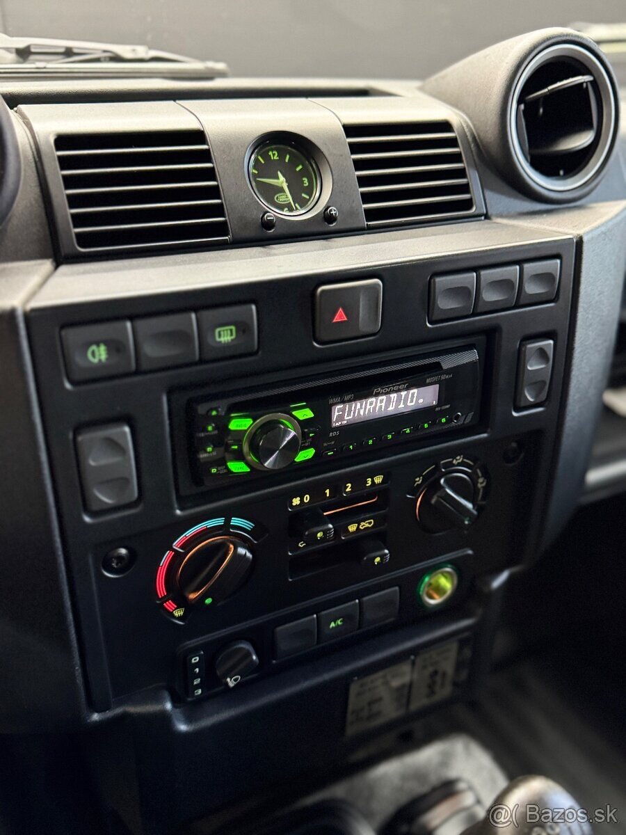 LAND ROVER DEFENDER, 4X4, 2012 - 16