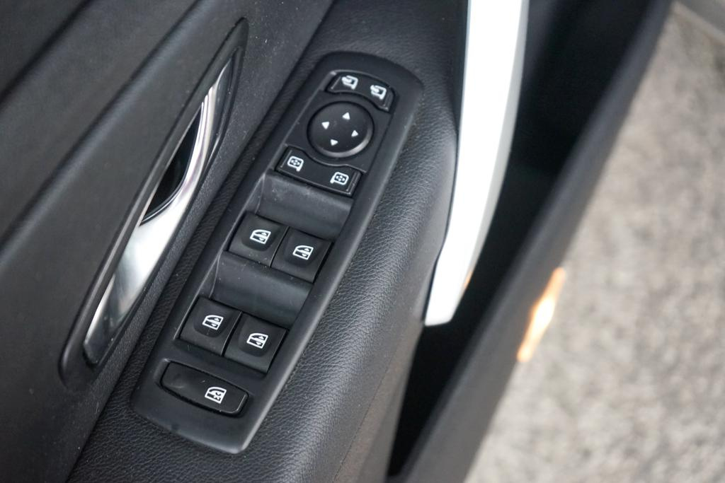 100- RENAULT Fluence 2010 benzín 1.6i 81kw - 16