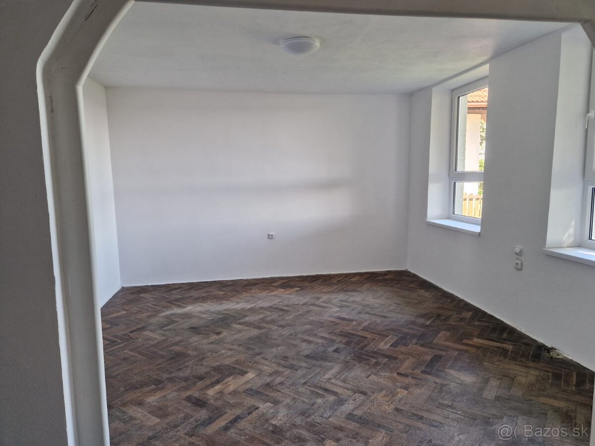 Dom - bývalá obecná škola na myjavských kopaniciach - 16