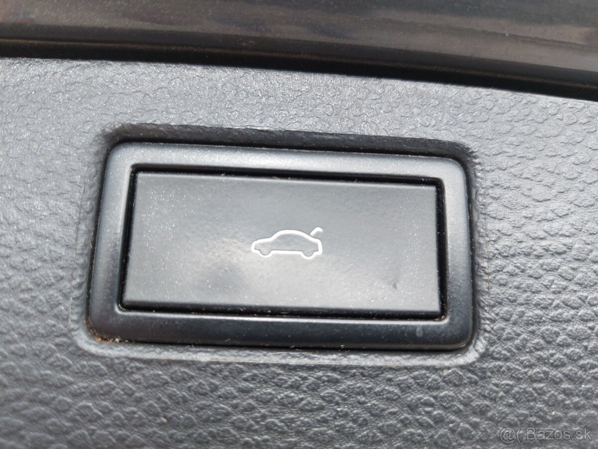 Volkswagen Passat Variant 2.0 TDI BMT Highline 4MOTION - 16