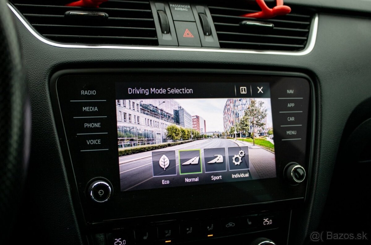 Škoda Octavia Combi 2.0 TDI RS DSG - 16