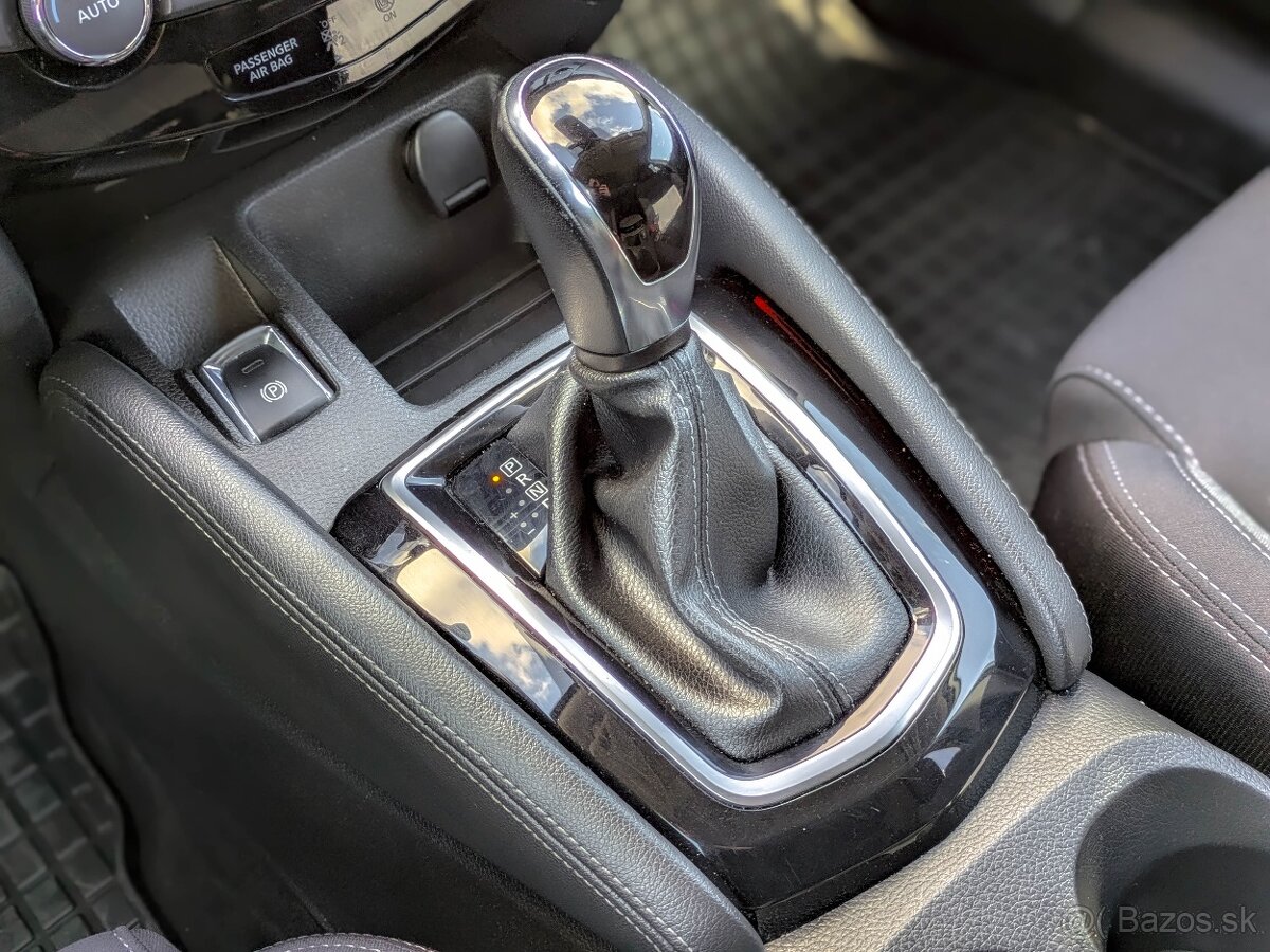 Nissan Qashqai DIG-T 115 N-Connecta Xtronic - 16