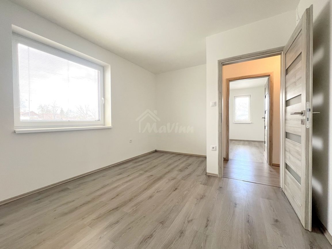 NOVOSTAVBA dokončená v obci Šišov poz.700m2 - 16