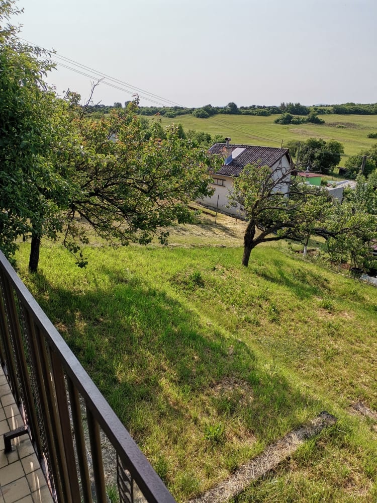 Chatka s vlastným pozemkom - 16