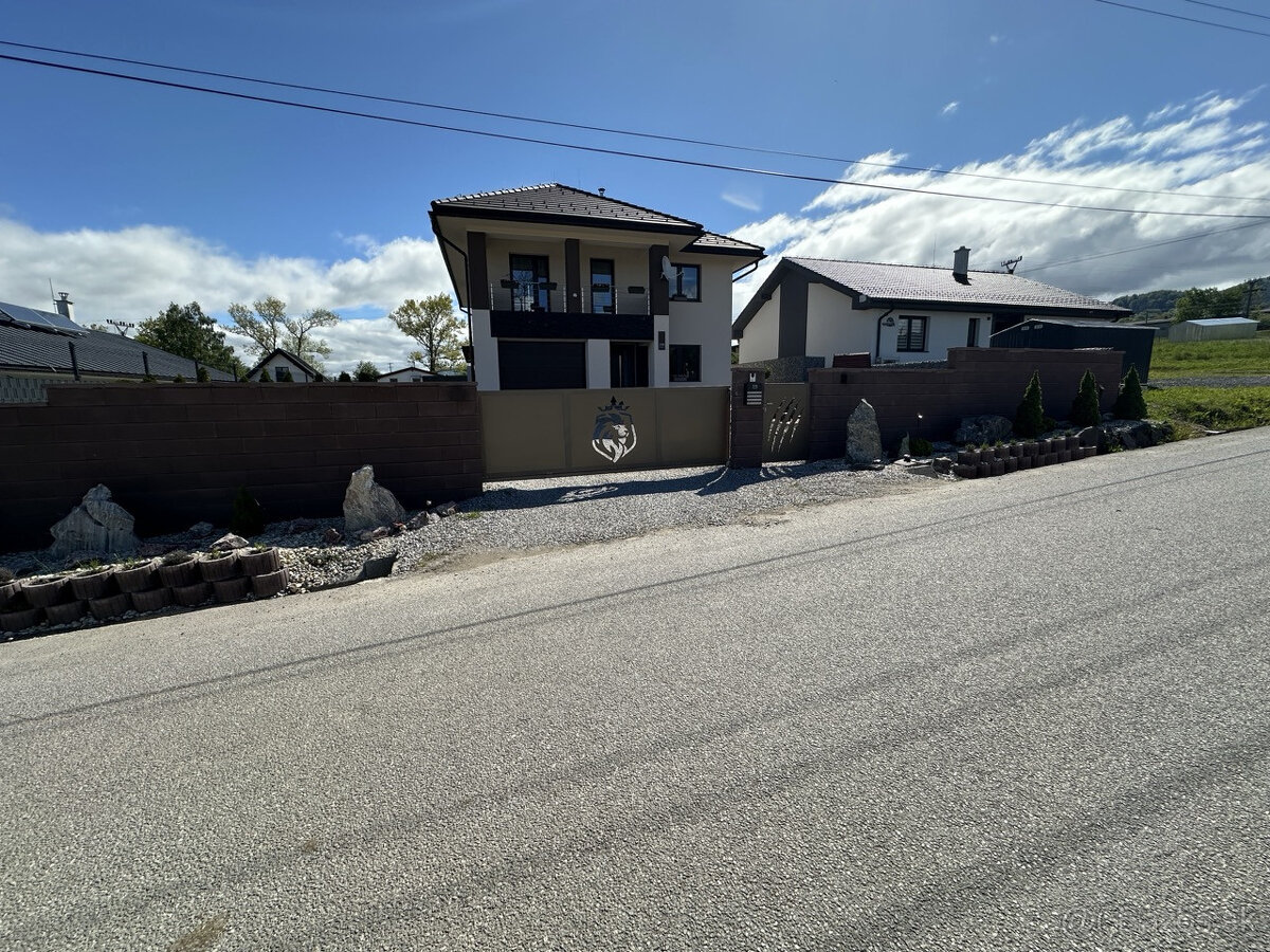 Skolaudovaná novostavba, nová terasa, nový plot nová skalka - 16