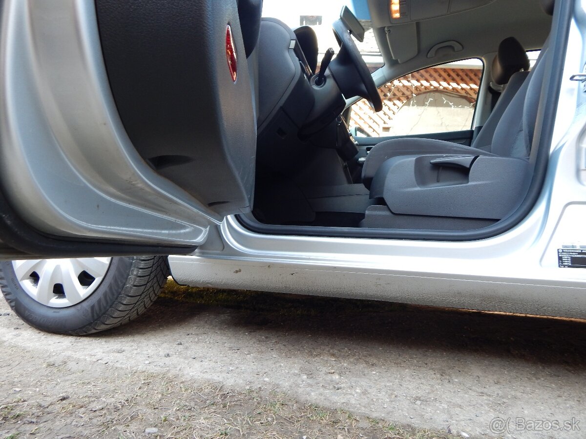 VW TOURAN 1,9 TDI, 77 kW, DSG 7 - 16