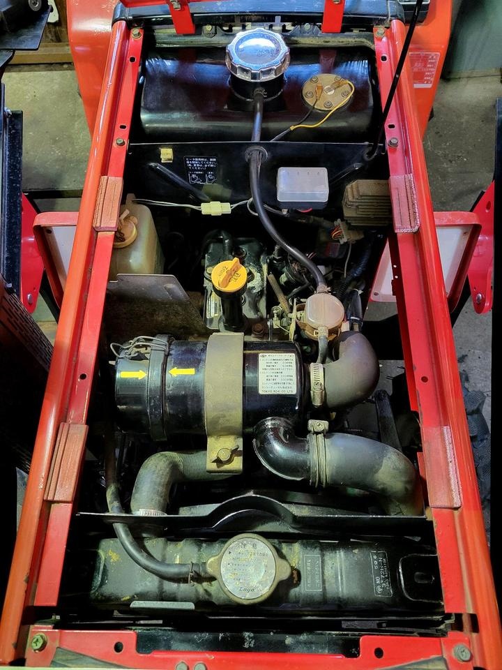 Traktor yanmar f16d - 16