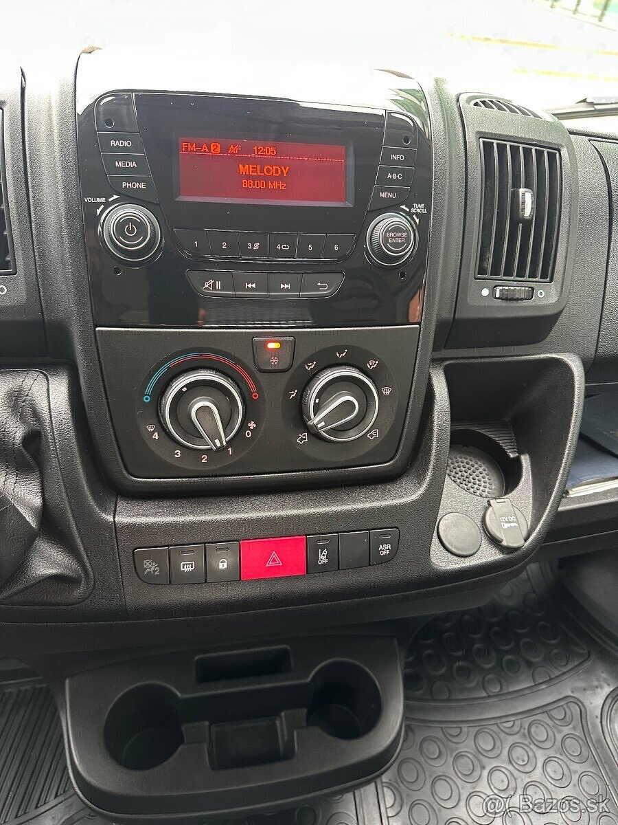 Peugeot Boxer 2021 2.2hdi - 16