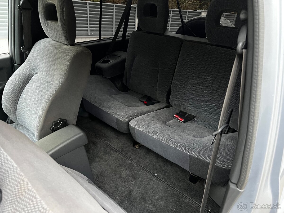 Mitsubishi Pajero 2.5 TD GL - 16