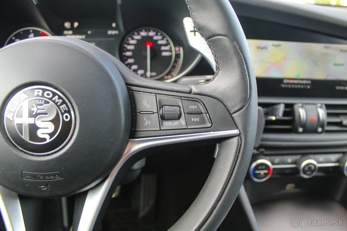 "Predané" Alfa Romeo Giulia 2.2 JTDM Veloce AT AWD - 16