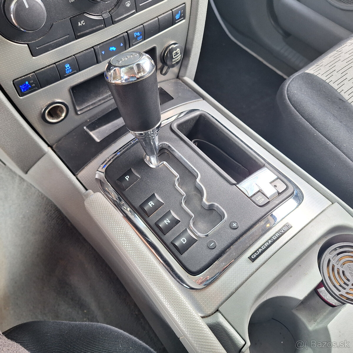 Jeep Commander 3.0 CRD V6 Overland A/T 4x4 - aj na splátky - 16