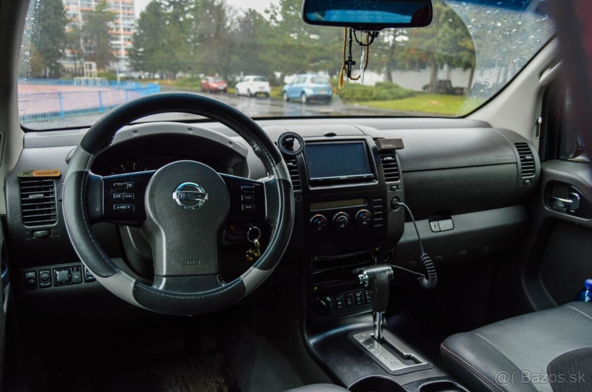 Nissan Navara DoubleCab 2.5D LE A/T - 16