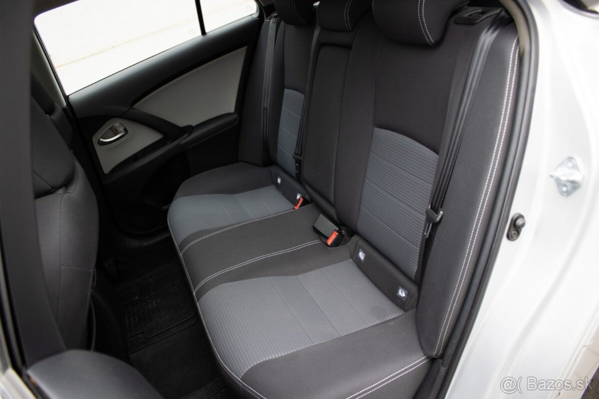 Toyota Avensis, bez investic - 16