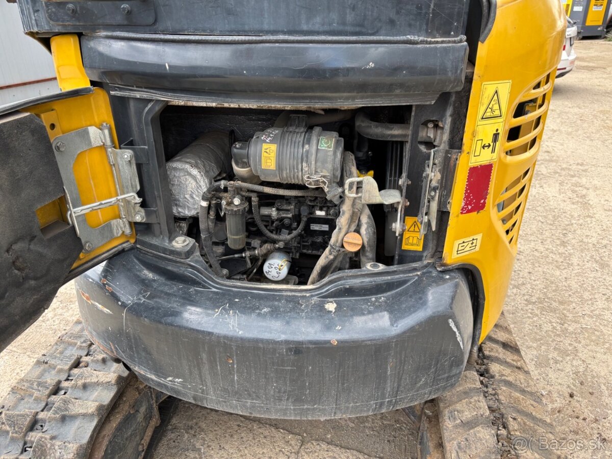KOMATSU PC 26 MR - 3 - 16
