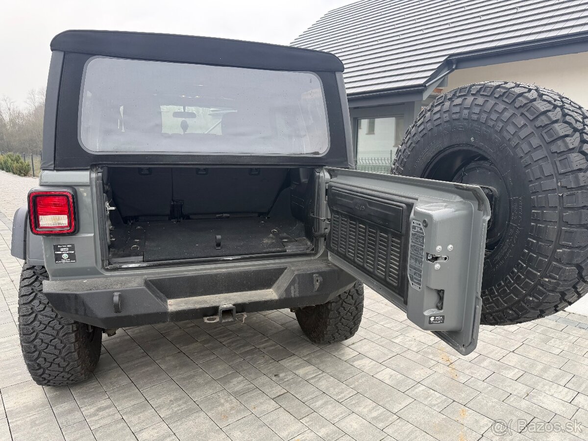 Jeep Wrangler - 16