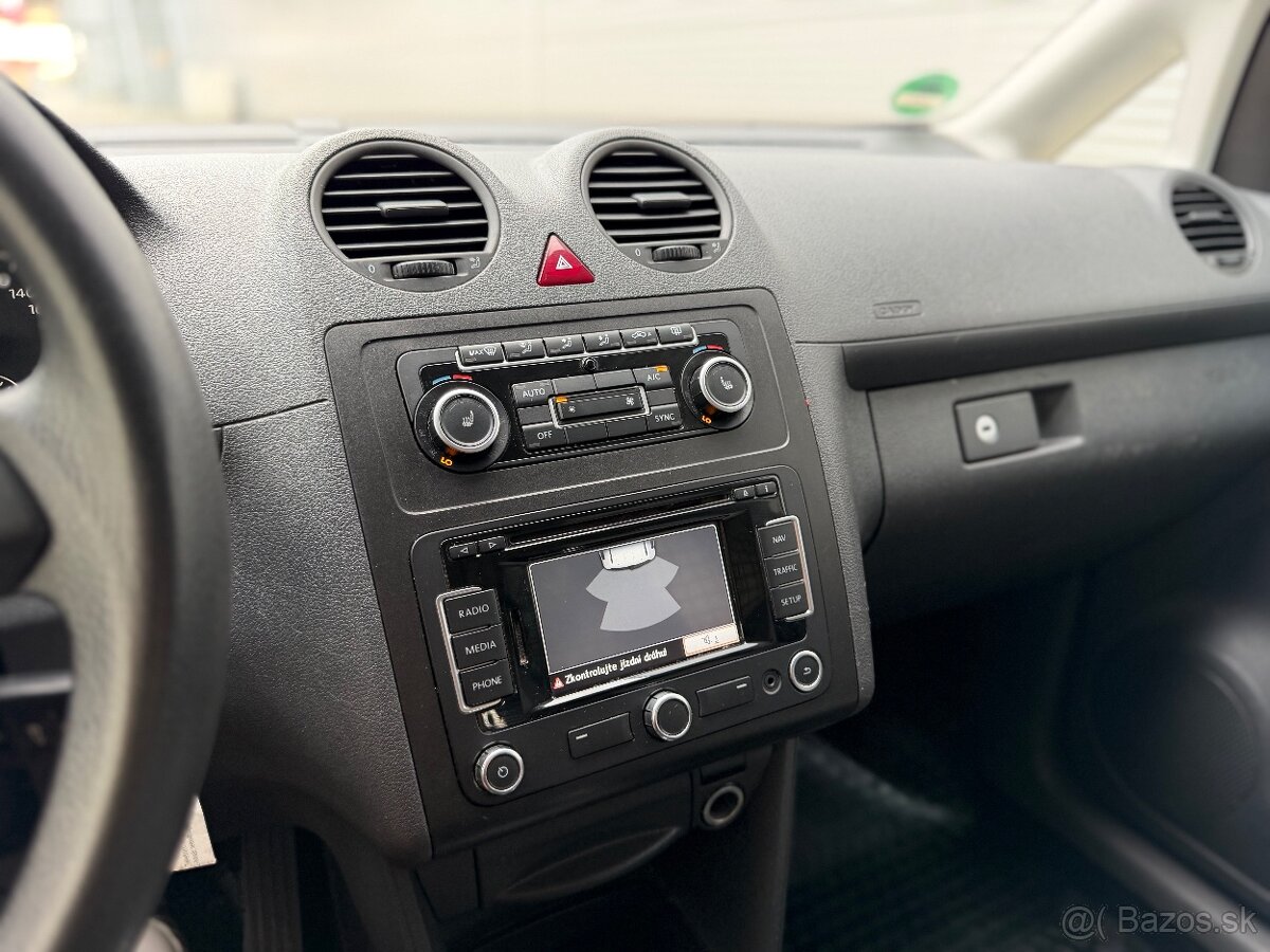 VW Caddy MAXI 2.0TDI DSG Nová STK - 16