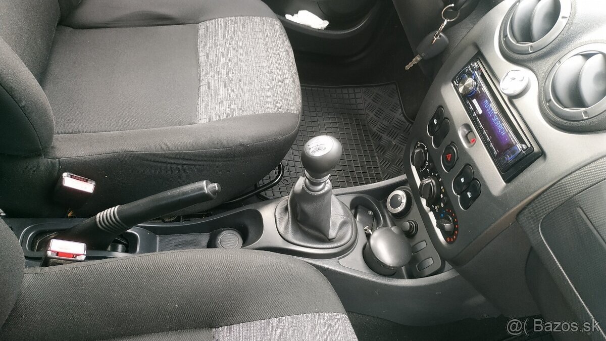 Dacia DUSTER 1.6benzin 4x4,11/2013,6rychl.,77kw - 16