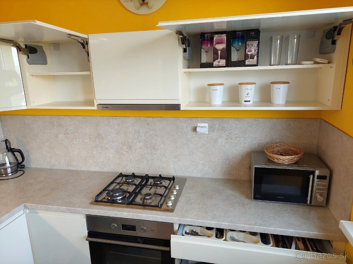 Poprad - Allendeho, 4 izb. byt, s výhľadom na Tatry, 104 m2 - 16