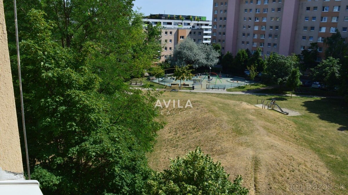 REZERVOVANÝ: 1izbový byt 30m2, kompletná rekonštrukcia - Trn - 16