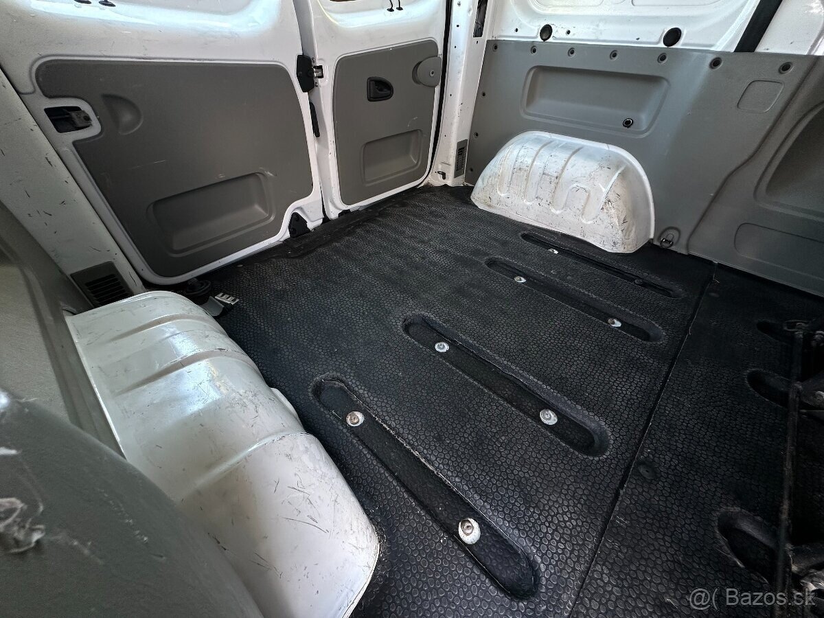 Renault Trafic 2.0dCi/84kW KLIMA 6.Míst r.v. 2009 - 16