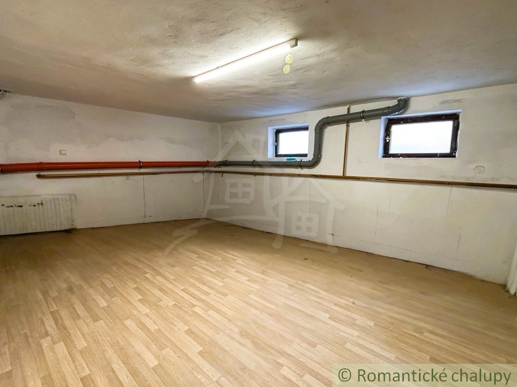 Priestranný 5-izbový dom ideálny pre viacgeneračné bývanie - 16