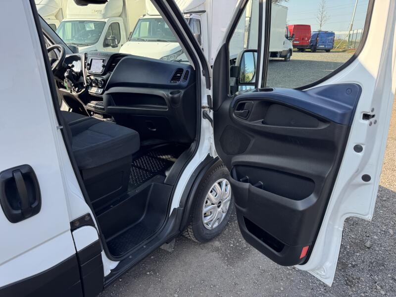 Prodám Iveco Daily 35S160,6míst,MAXI,10/2021,DPH - 16