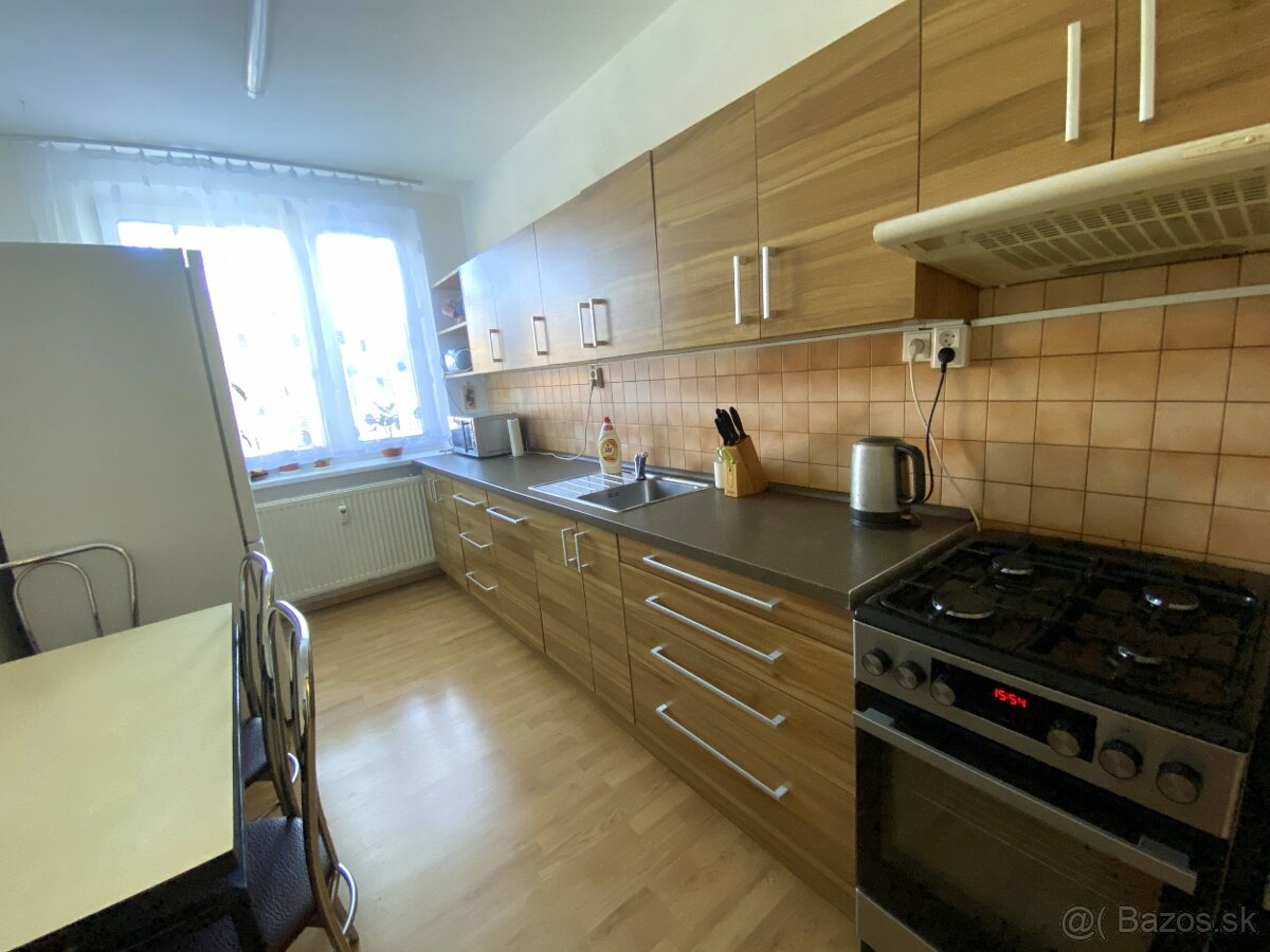 Predaj 4-izbový byt + veľký balkón M-laborce - 16