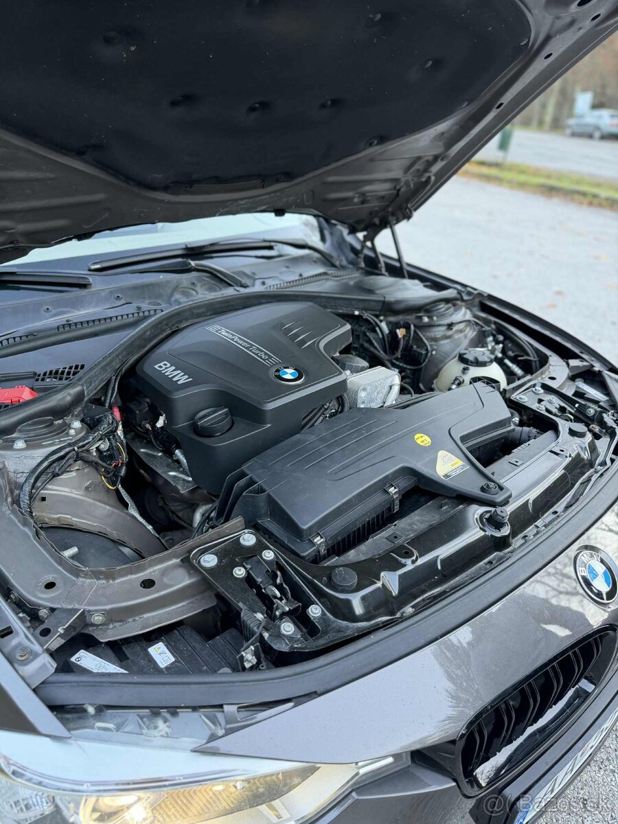 BMW 328i xDrive - 16