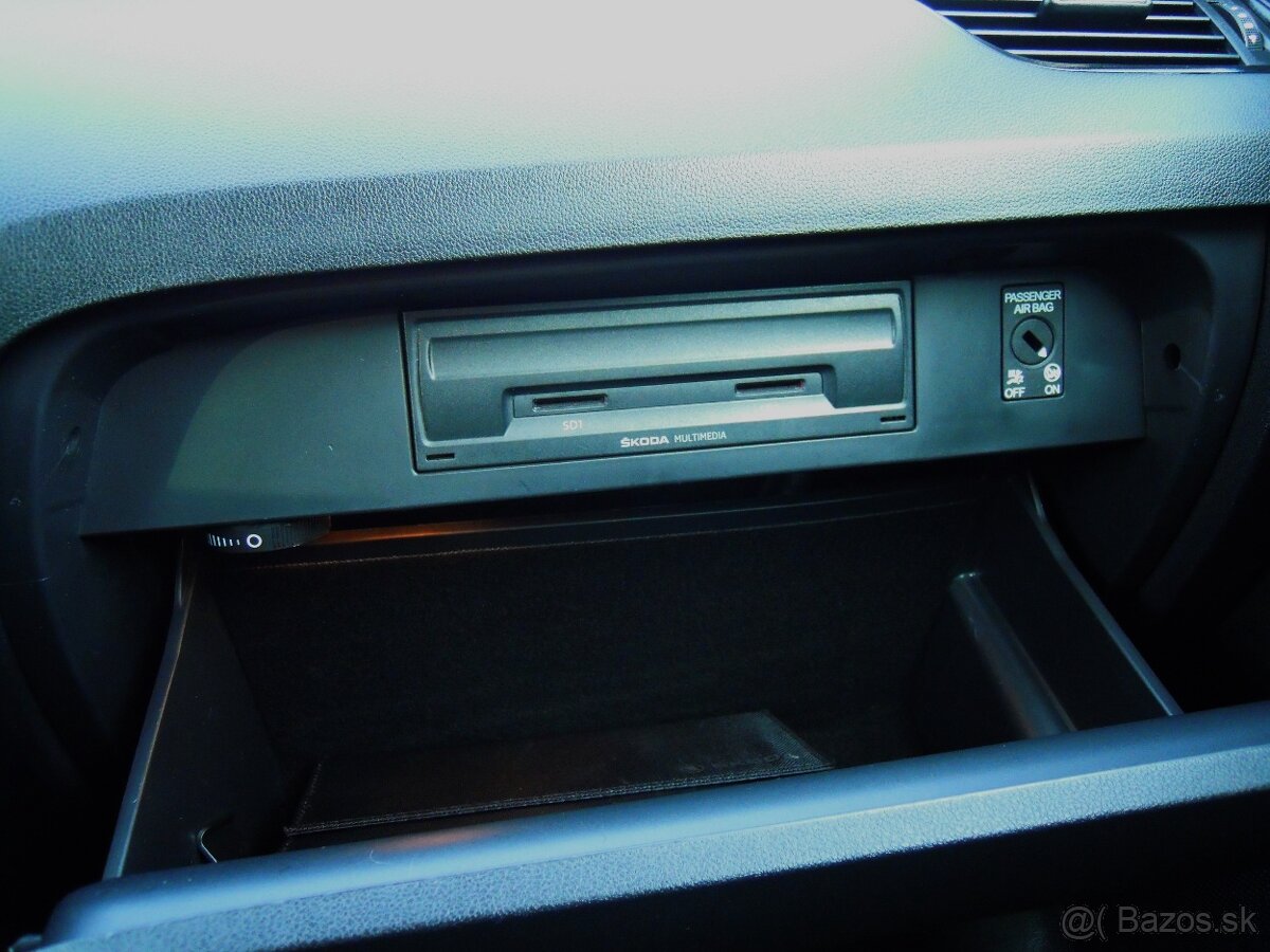 Škoda Octavia, 1.8TSi DRIVE - SERVIS - 16