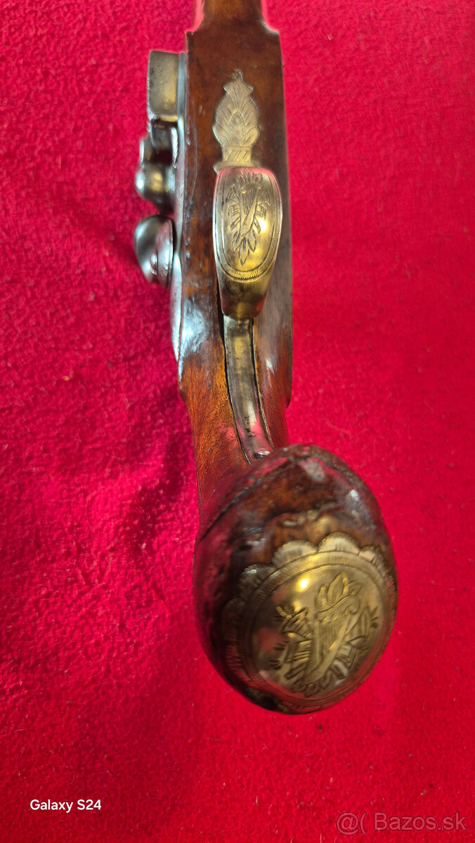 KRESADLOVÁ PIŠTOL - 16