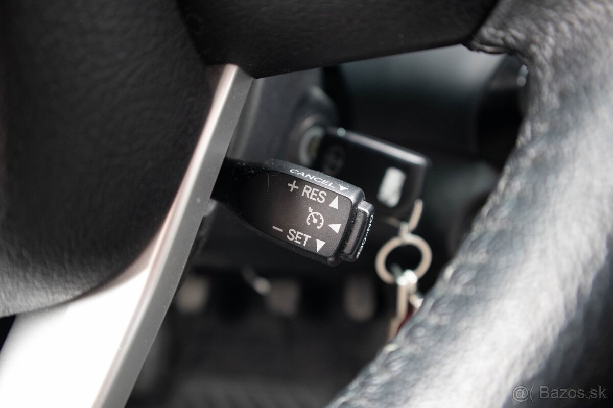 Toyota Hilux 2.4 D-4D - 16