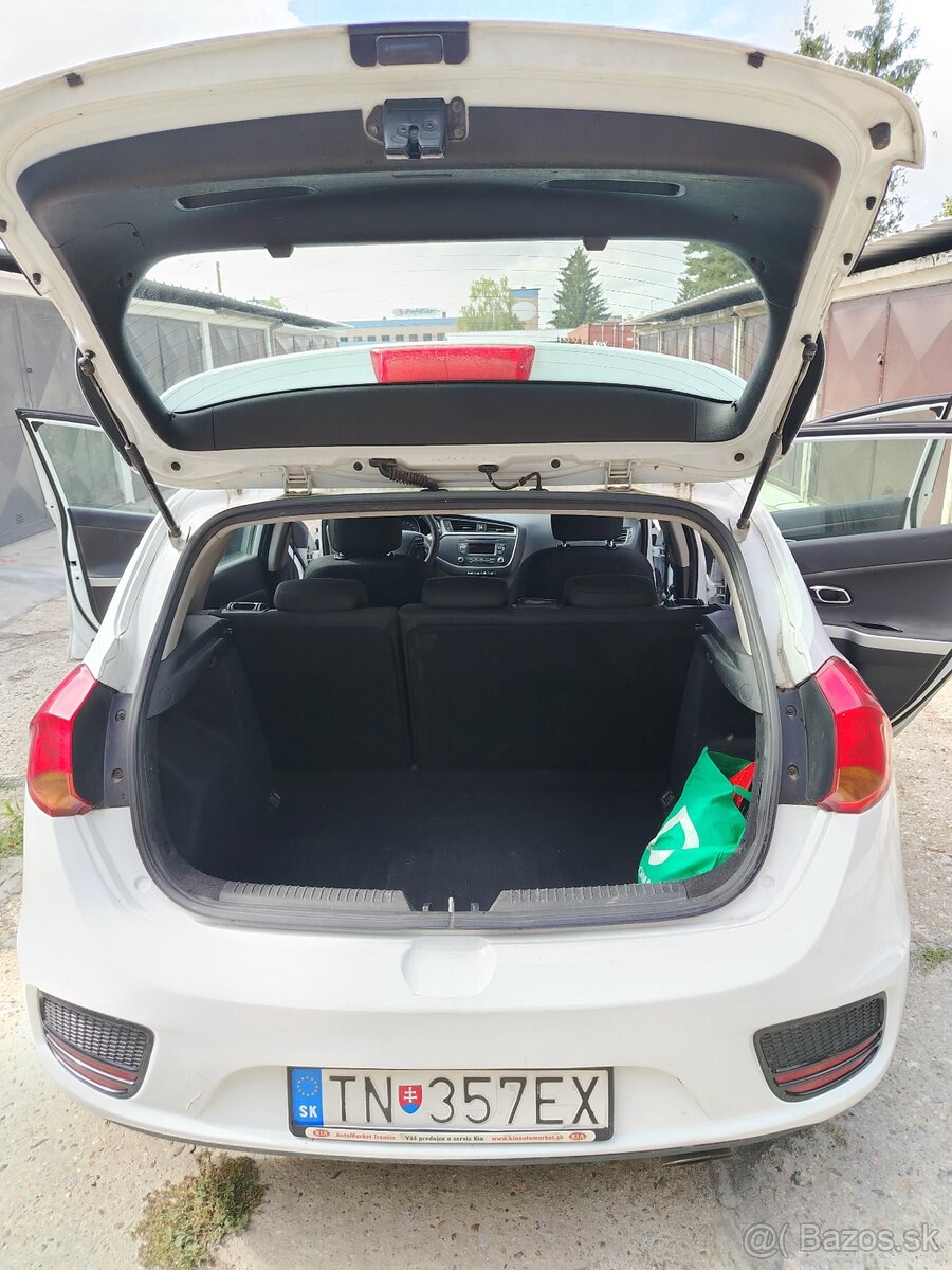 Kia ceed 1.4 hatchback - 16