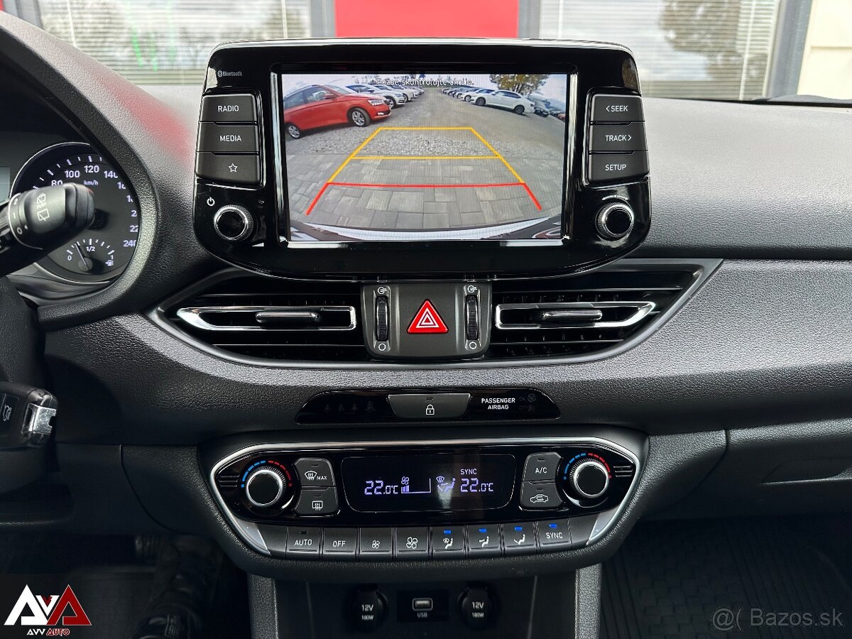 Hyundai i30 CW 1.6 CRDi DTC Family, 121 680km, SR - 16