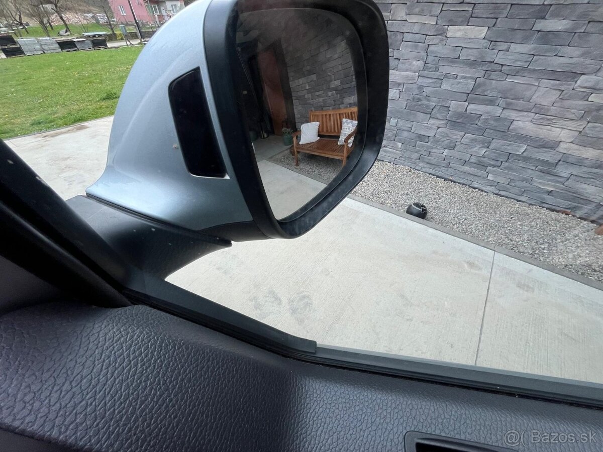 Volkswagen Multivan 2.0 TDI Highline 7-miestny - 16