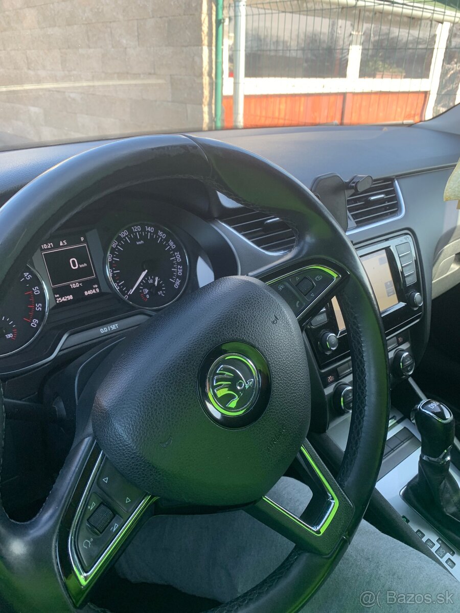 Škoda Octavia combi 2.0 DSG - 16