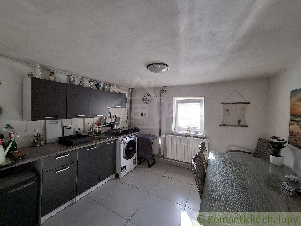 Vidiecka usadlosť s možnosťou podnikania – bývanie, agrotu - 16