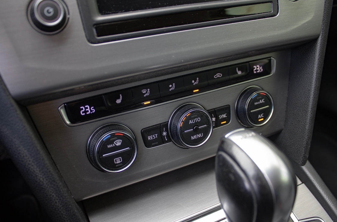 Volkswagen Passat Variant 2.0 TDI DSG - 16