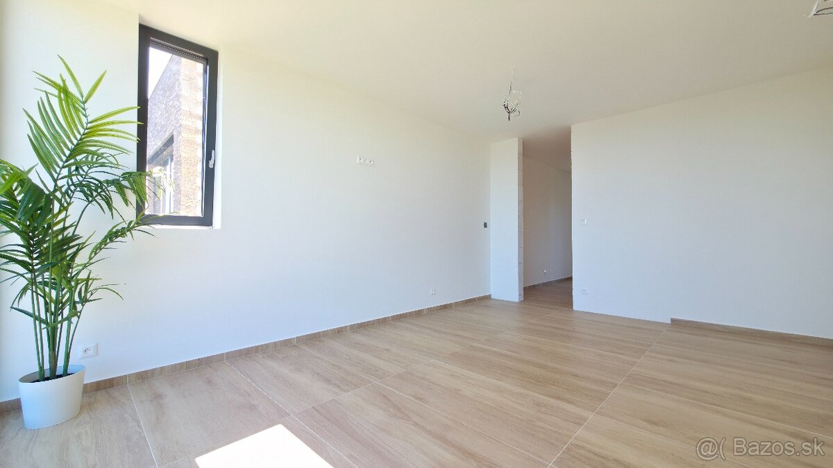 KRÁSNA NOVOSTAVBA 3 IZB. DOMU PRI JAZERE-VAJNORY,BRATISLAVA - 16