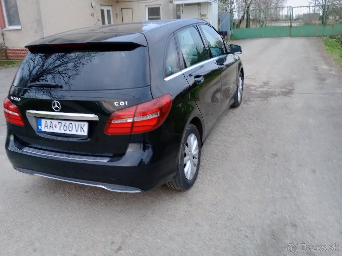 Mercedes B  2017 - 16