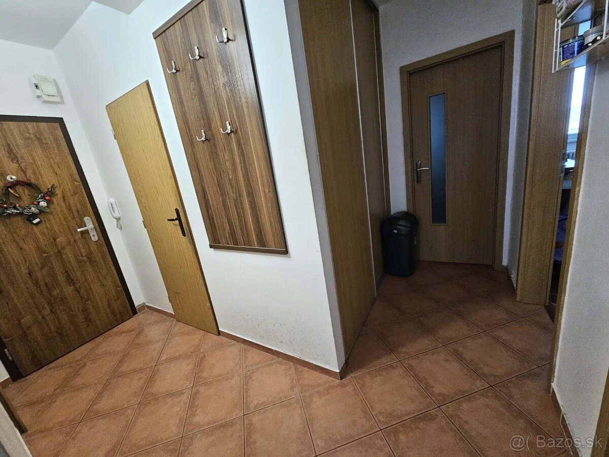 3 i zariadený byt s parkovacím státím, BONUSOM v Seredi - 16