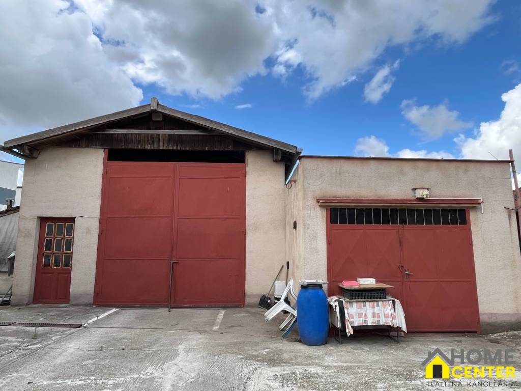 NA PREDAJ Rodinný dom s rozľahlým pozemkom /cca 3000 m²/ v K - 16