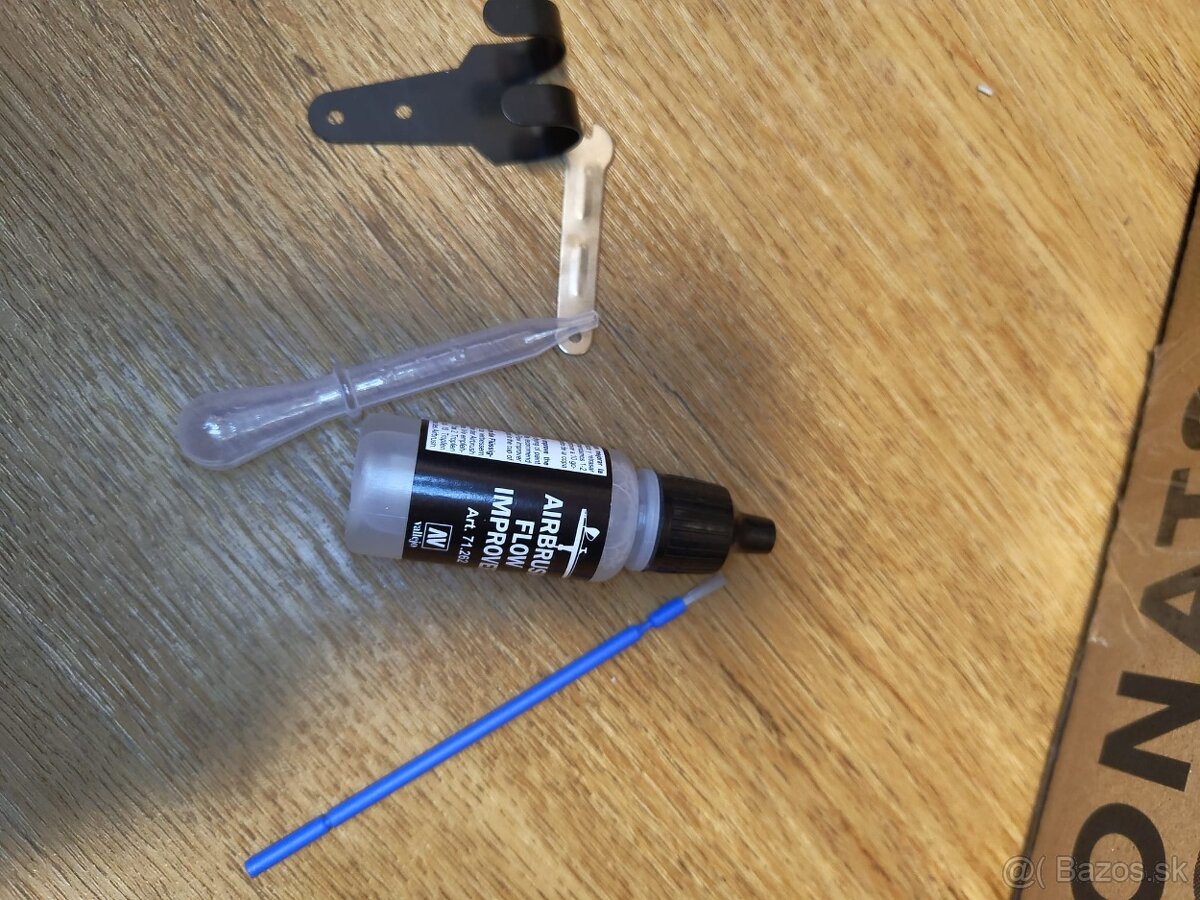 Sada airbrush pištolí (7 ks) s kompresorom a príslušenstvom - 16