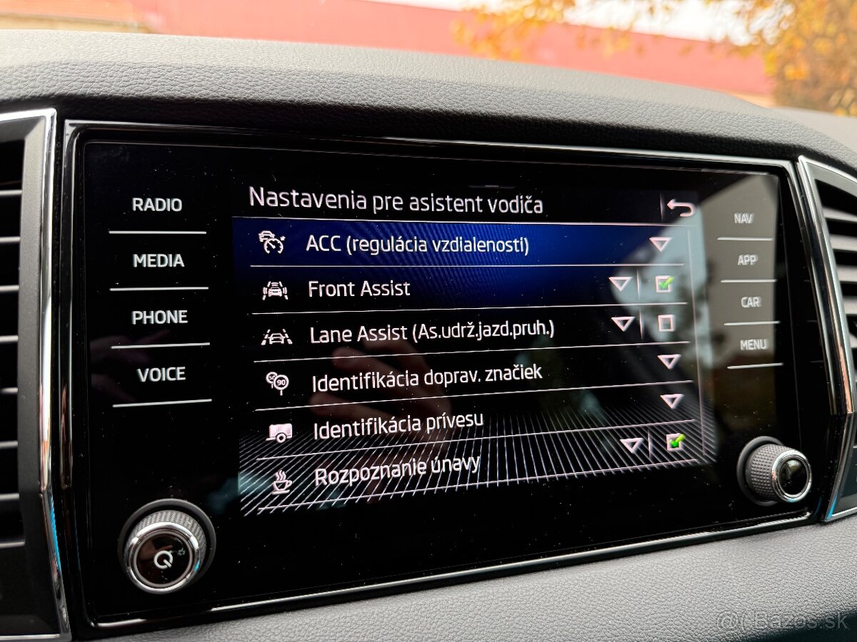 Škoda Karoq 2.0 TDI EVO Style 4x4 DSG Webasto Full LED - 16