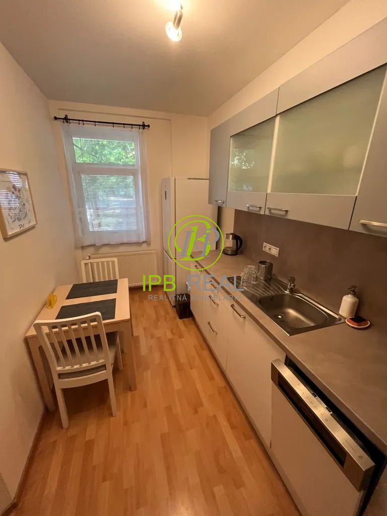 Priestranný 2-izb. byt na Záhradníckej ul. v Ružinove - 16