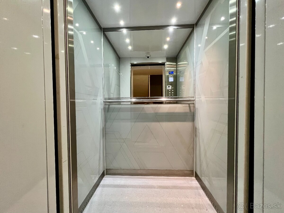 Na prenájom 4-izbový byt + garáž, 72m2 + lodžia, Výstavby - 16